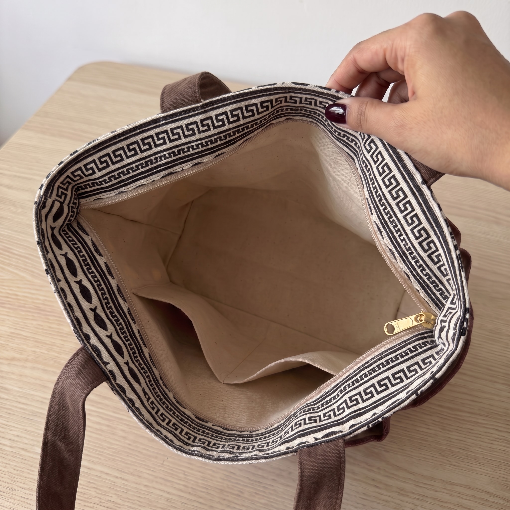 Heritage Tote – image 0 | Cardle