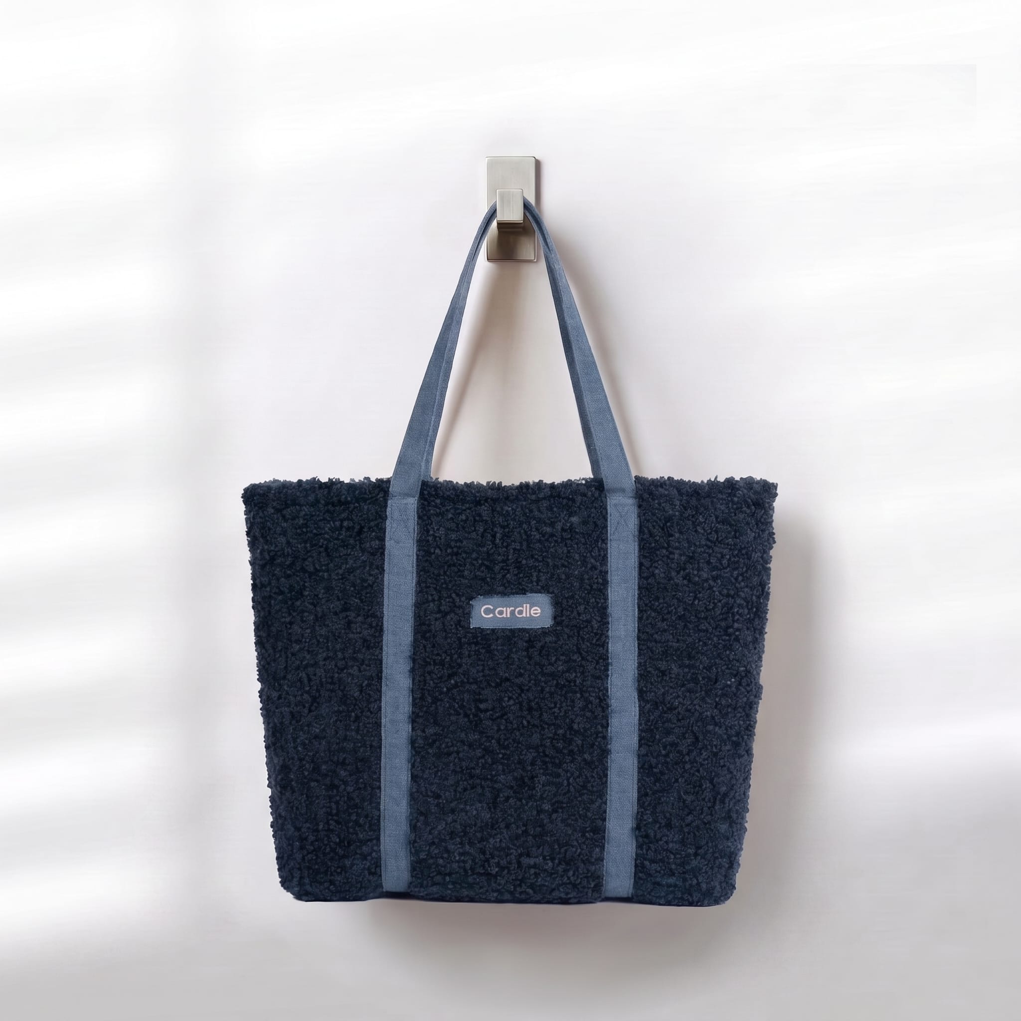 Cloud bouclé Tote – image 7 | Cardle